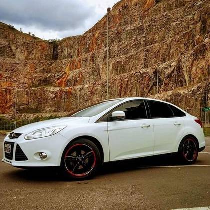 FORD FOCUS 2.0 SE 16V FLEX 4P POWERSHIFT FORD FOCUS 2.0 SE 16V FLEX 4P POWERSHIFT
